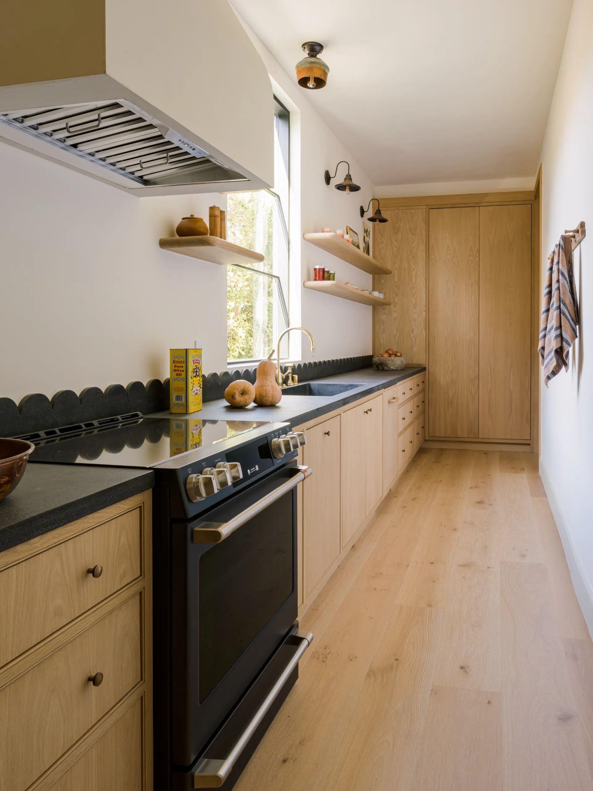Bathroom finish detail by Metroplex Pro Builders